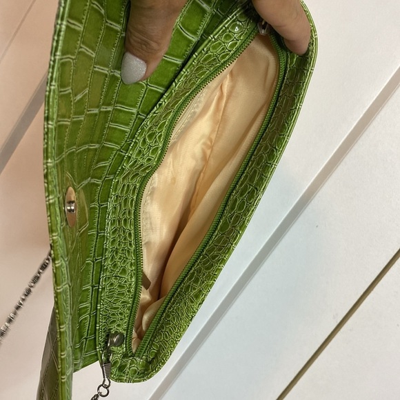 Green Faux Crocodile Embossed Clutch - East West - Shoulder strap conversion - Picture 5 of 6